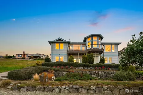 264 Melissa St, Camano Island, WA 98282