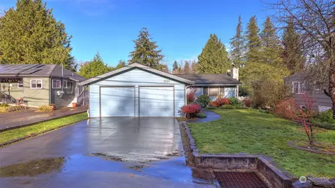 2034 NE 97th St, Seattle, WA 98115