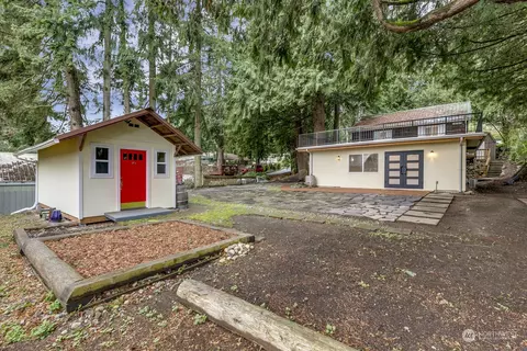 15256 Densmore Ave N, Shoreline, WA 98133