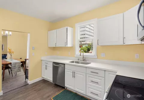 Kitchen - 3113 Oakes Ave, Everett, WA 98201 photo 3 of 4