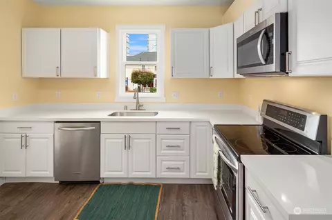 Kitchen - 3113 Oakes Ave, Everett, WA 98201 photo 2 of 4