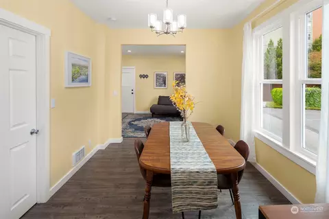 Dining - 3113 Oakes Ave, Everett, WA 98201 photo 2 of 2
