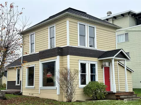 834 E 4th St, Port Angeles, WA 98362