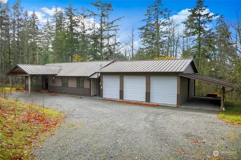 980 Rowe Rd, Camano Island, WA 98282