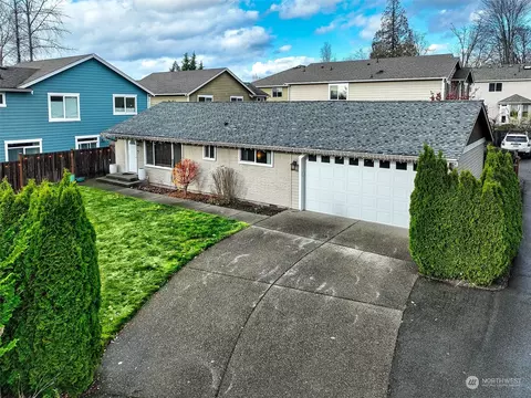 1633 150th St SW #3, Lynnwood, WA 98087