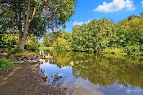 View/Area - 17432 Bothell Way NE #B-206, Bothell, WA 98011 photo 3 of 4