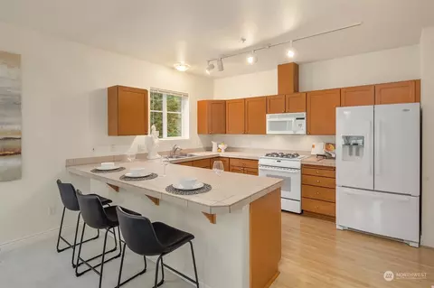 Kitchen - 17432 Bothell Way NE #B-206, Bothell, WA 98011 photo 2 of 4