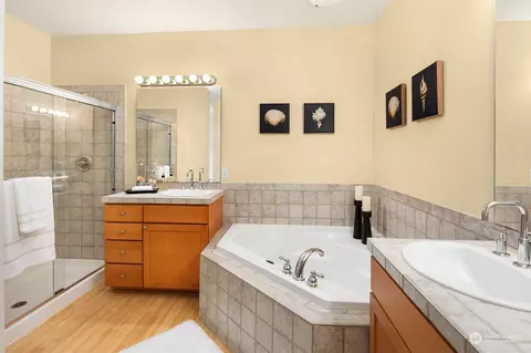 Bath - 17432 Bothell Way NE #B-206, Bothell, WA 98011 photo 2 of 3