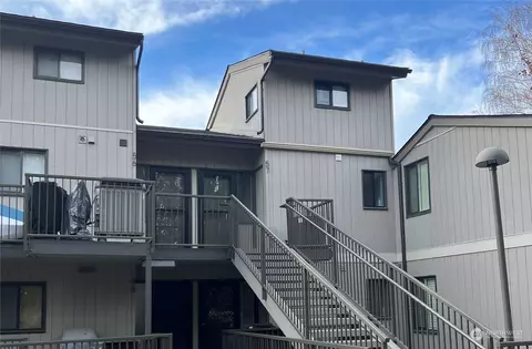 104 Spader Bay Rd #57, Chelan, WA 98816