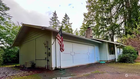 71 E Lakeland Way, Allyn, WA 98524