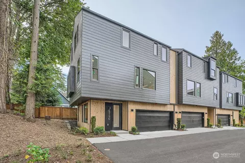 1319 N 185th St #A, Shoreline, WA 98133
