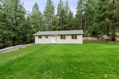 1801 Woodland Dr, Mount Vernon, WA 98274