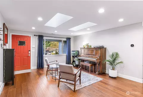 Entry Way - 19227 29th Ave SE, Bothell, WA 98012 photo 1 of 1