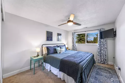 Bedroom - 19227 29th Ave SE, Bothell, WA 98012 photo 1 of 2