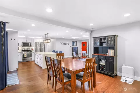 Dining - 19227 29th Ave SE, Bothell, WA 98012 photo 3 of 4