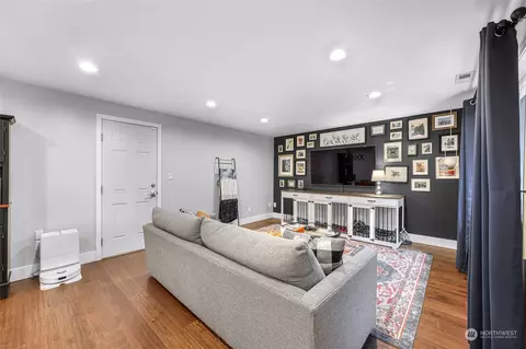 Living - 19227 29th Ave SE, Bothell, WA 98012 photo 6 of 7