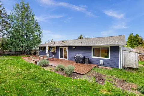 Exterior - 19227 29th Ave SE, Bothell, WA 98012 photo 7 of 11