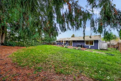 Exterior - 19227 29th Ave SE, Bothell, WA 98012 photo 2 of 11