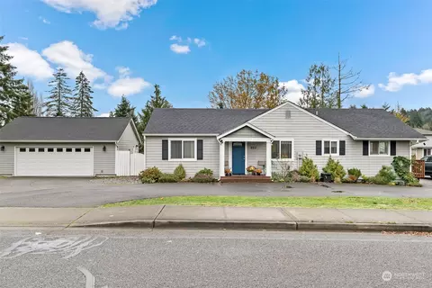 603 3rd St, Steilacoom, WA 98388 photo 2