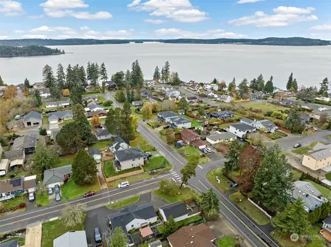 603 3rd St, Steilacoom, WA 98388 photo 4