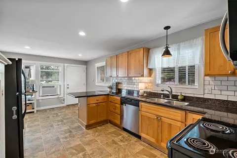 603 3rd St, Steilacoom, WA 98388 photo 11