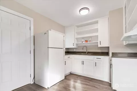 Kitchen - 207 Cypress St, Longview, WA 98632 photo 1 of 4