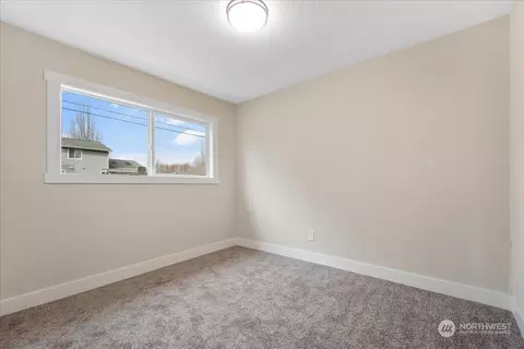 Bedroom - 207 Cypress St, Longview, WA 98632 photo 2 of 4
