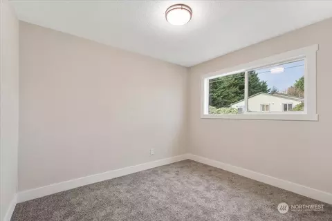 Bedroom - 207 Cypress St, Longview, WA 98632 photo 4 of 4