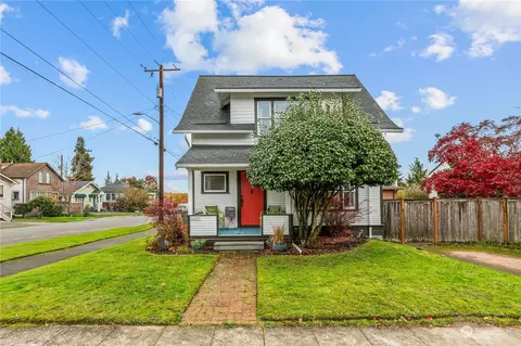 6624 Linden Ave N, Seattle, WA 98103