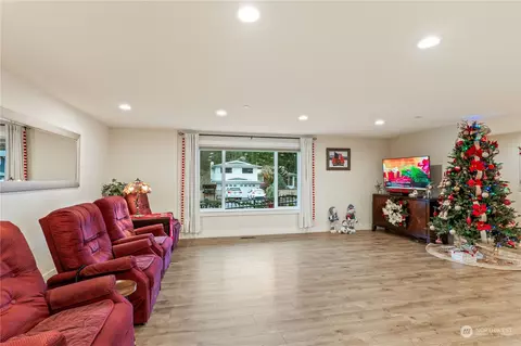Undisclosed, Edmonds, WA 98026 photo 2