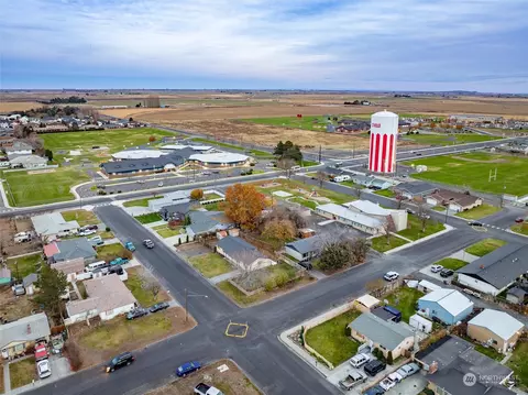 View/Area - 1306 E Oak St, Othello, WA 99344 photo 4 of 7