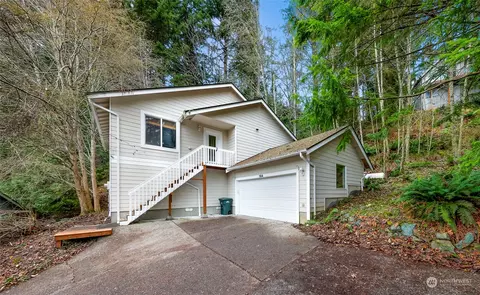 19 A Little Strawberry Ln, Bellingham, WA 98229