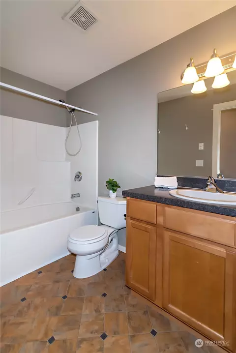 Bath - 331 Pacific Loop, Kittitas, WA 98934 photo 3 of 3