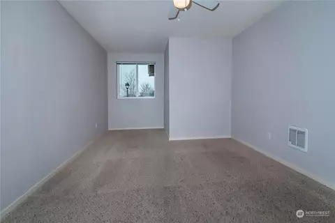 Bedroom - 331 Pacific Loop, Kittitas, WA 98934 photo 3 of 5