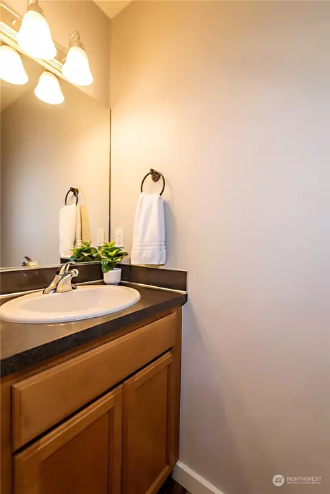 Bath - 331 Pacific Loop, Kittitas, WA 98934 photo 1 of 3