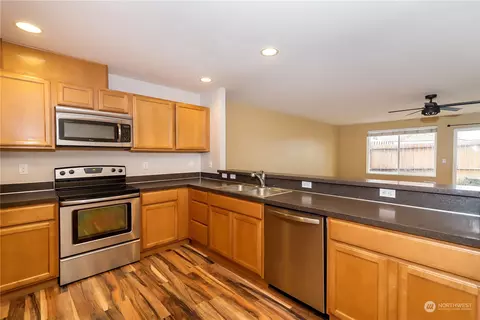 Kitchen - 331 Pacific Loop, Kittitas, WA 98934 photo 2 of 2