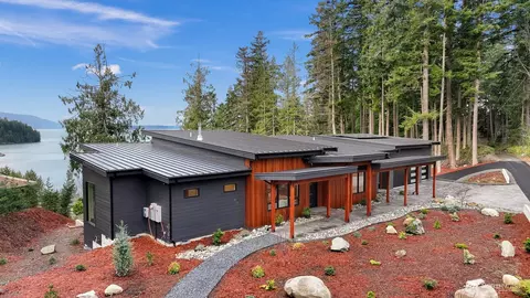 166 Soundview Dr, Bellingham, WA 98229
