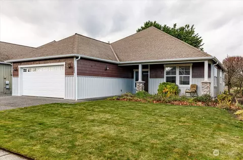1283 SW Xavier Dr, Oak Harbor, WA 98277