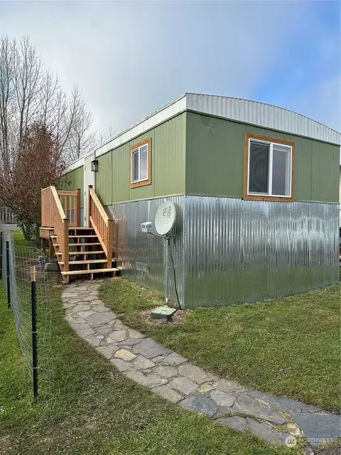 1320 N Oak Harbor St #165, Oak Harbor, WA 98277