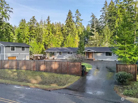 890 E Mason Lake Dr E, Grapeview, WA 98546