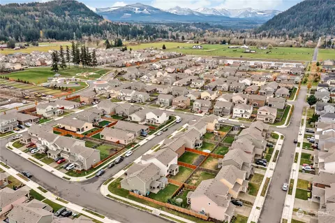 View/Area - 672 Marcie Ln N, Enumclaw, WA 98022 photo 2 of 2