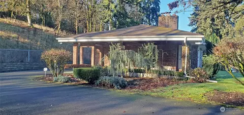 5616 Pioneer Ave E, Puyallup, WA 98371