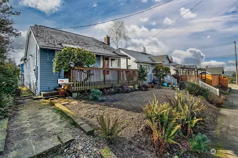 4351 SW Willow St, Seattle, WA 98136