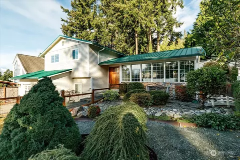 1415 Manor Way, Freeland, WA 98249