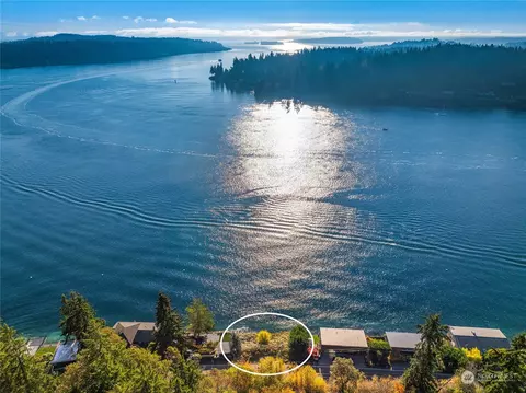 3356 Point White Dr NE, Bainbridge Island, WA 98110