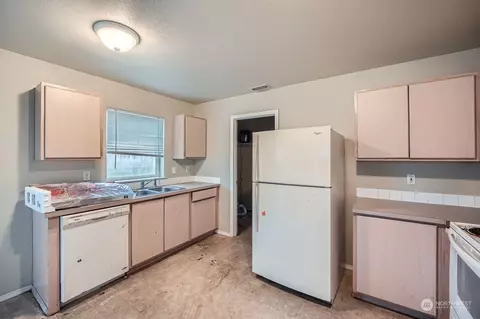 1214 Boatman Ave NW, Orting, WA 98360 photo 4