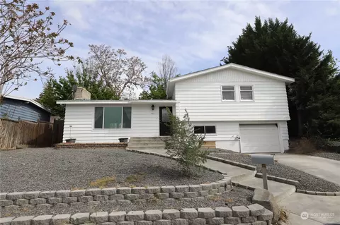 957 S S Gdn, Moses Lake, WA 98837