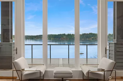 3934 Sunset Beach Dr NW, Olympia, WA 98502