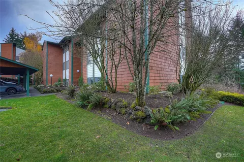 7324 N Skyview Ln #N-101, Tacoma, WA 98406