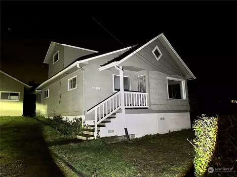 7960 Beach Dr E, Port Orchard, WA 98366
